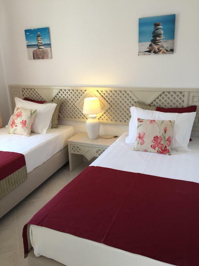 Pe Na Areia, Clube Nautilus, Porches *